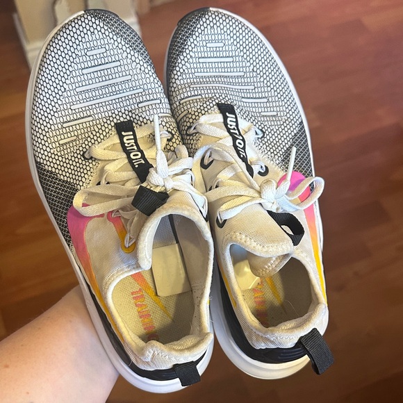 Nike Women's Free workout shoes - Picture 1 of 3